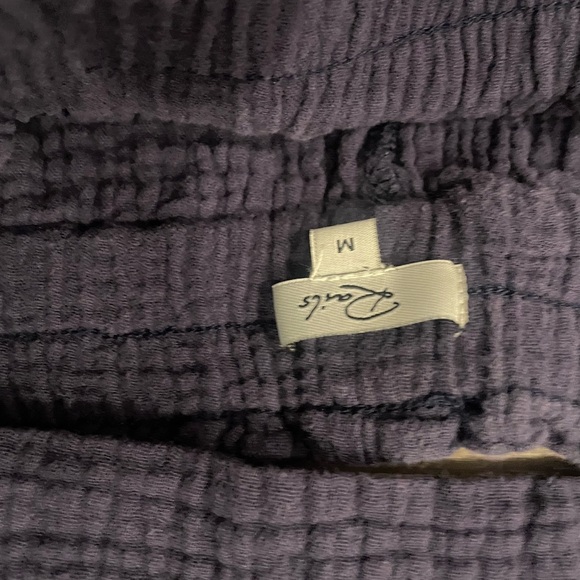 Rails -Selling as a set but online it’s sold separately Navy Blue -Top L Short M - Picture 4 of 4